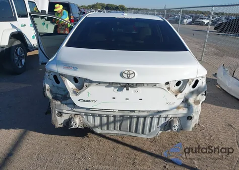 2015 Toyota Camry Xle z USA, uszkodzony, nr VIN 4T4BF1FK1FR474371